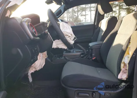 2021 Toyota Tacoma Double Cab z USA, uszkodzony, nr VIN 3TYAZ5CN5MT002929